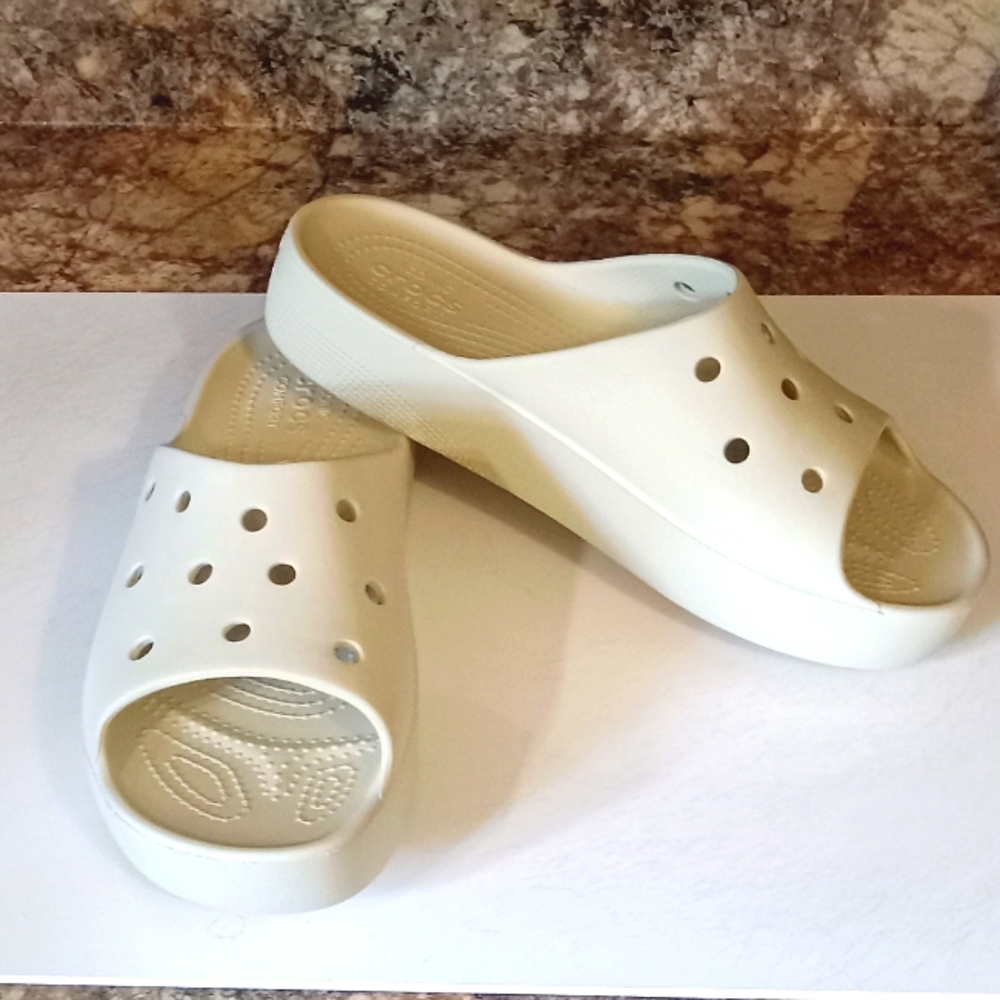 Crocs Classic Platform Slide Sandals Iconic Comfort Ivory Women’s 9